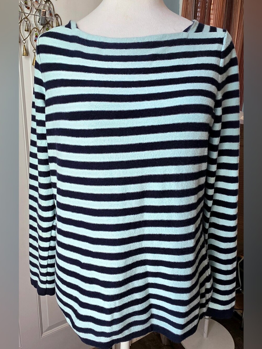 J Mclaughlin Boatneck Lightwight Striped Crew Sweater Womens S Light Blue & Navy